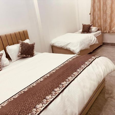 Shri Ram Darbar Hotell Ayodhya Eksteriør bilde