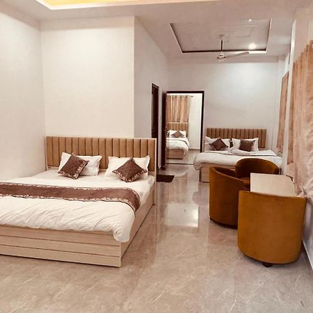 Shri Ram Darbar Hotell Ayodhya Eksteriør bilde