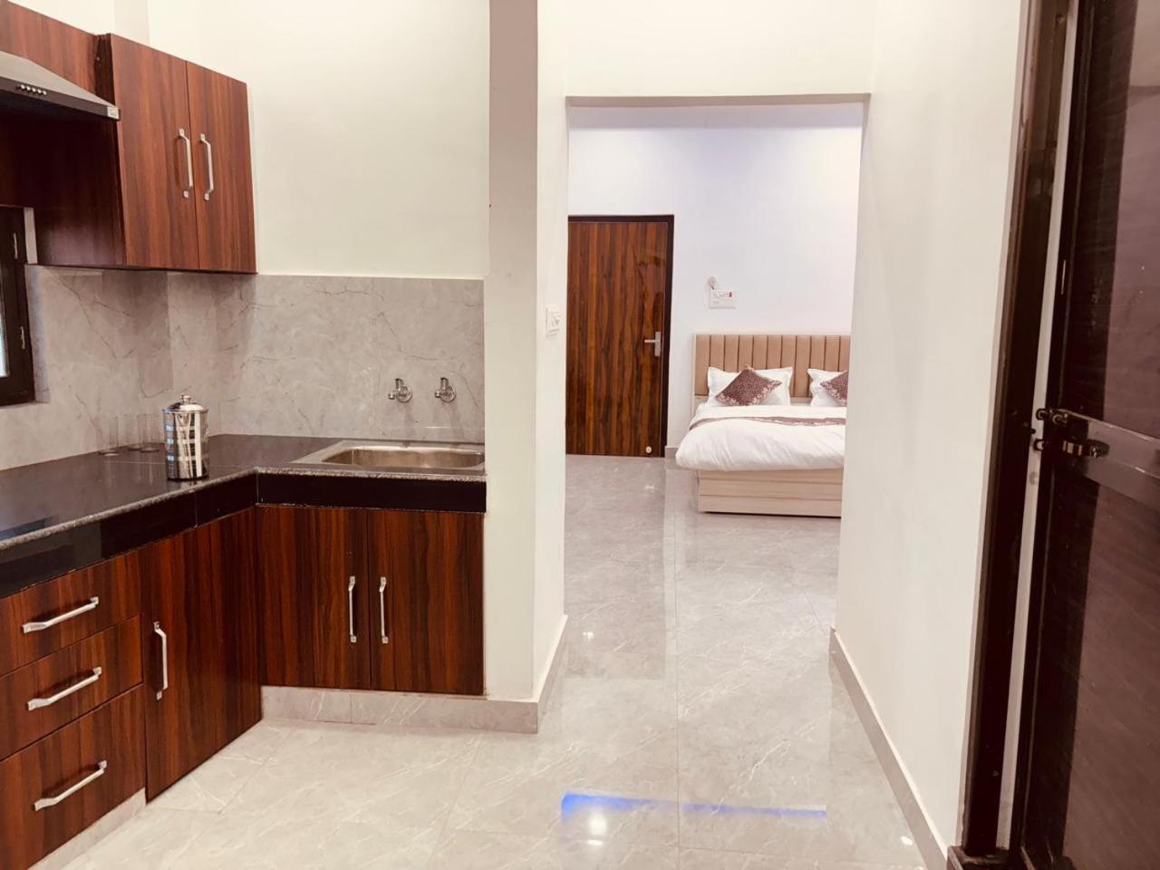 Shri Ram Darbar Hotell Ayodhya Eksteriør bilde