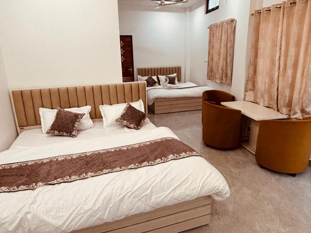 Shri Ram Darbar Hotell Ayodhya Eksteriør bilde