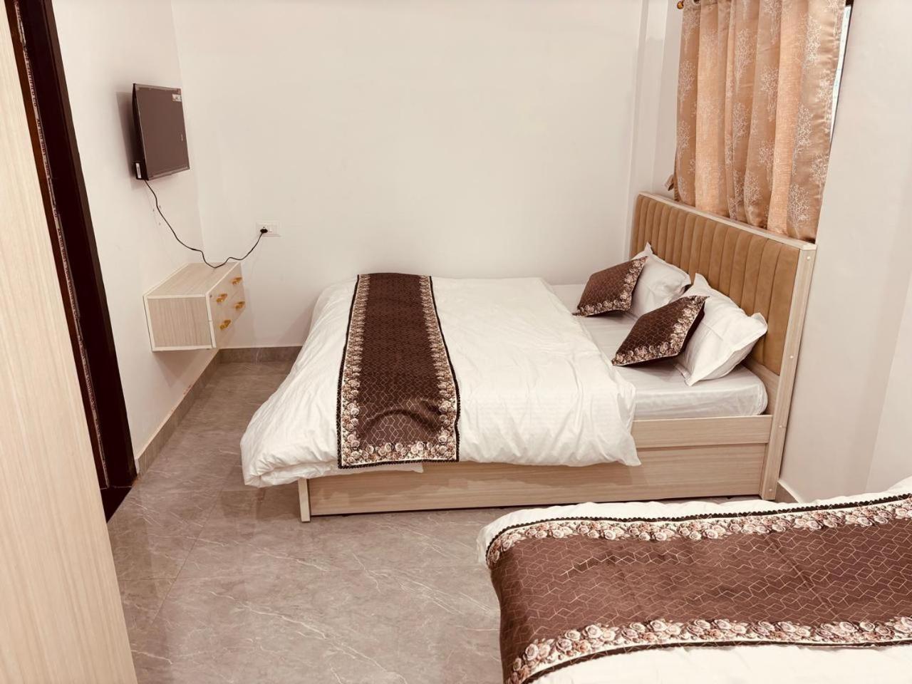 Shri Ram Darbar Hotell Ayodhya Eksteriør bilde